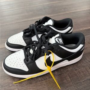 Nike panda dunks 🐼